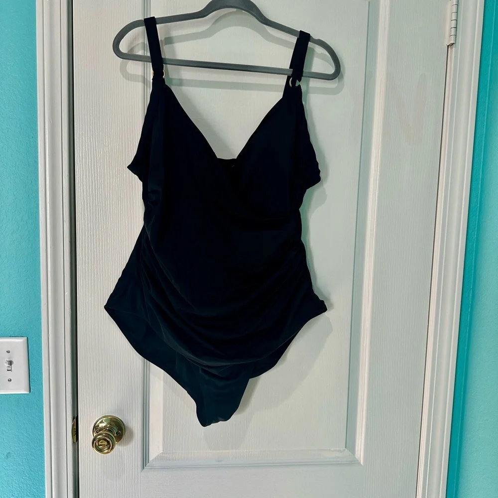 EVRI one piece Swimsuit Black size 2X - Picture 3 of 3